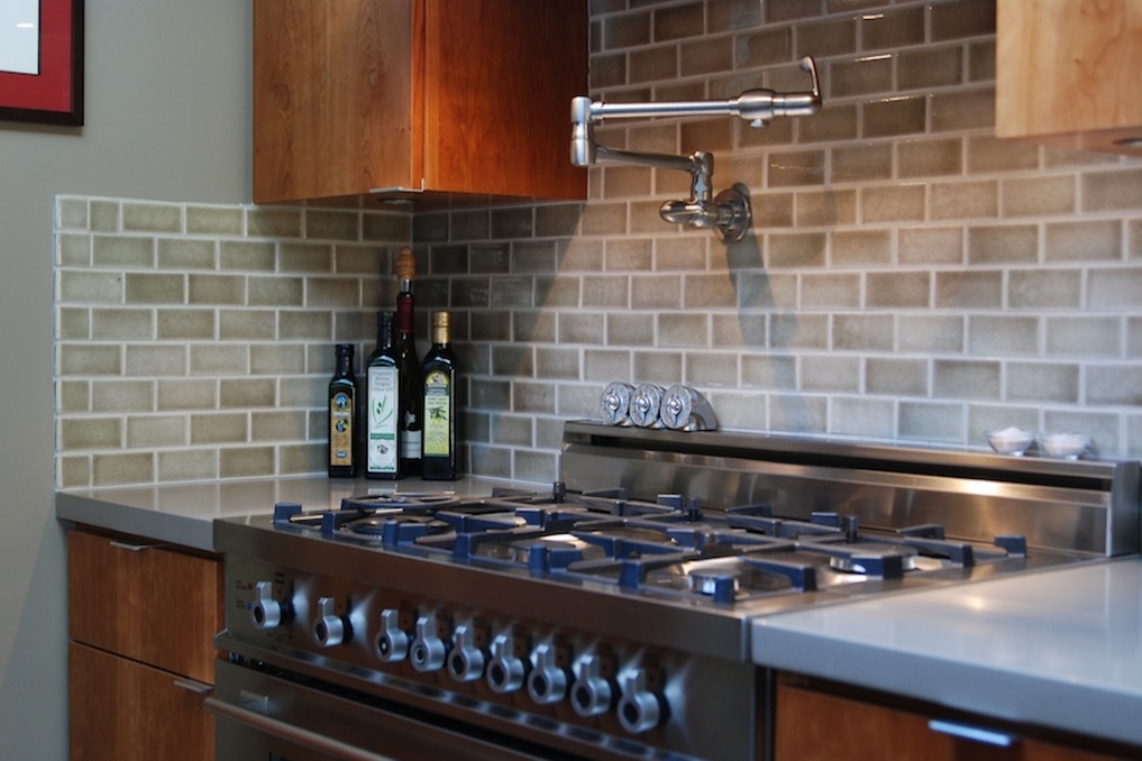 Best Lowes Backsplashes Elegant Kitchen Style Gray Subway Tile Backsplash Delta Stainless 2 Handle Pot Filler Wall Mount Faucet Silver Stove Cabinet Appliance Light Grey Painted