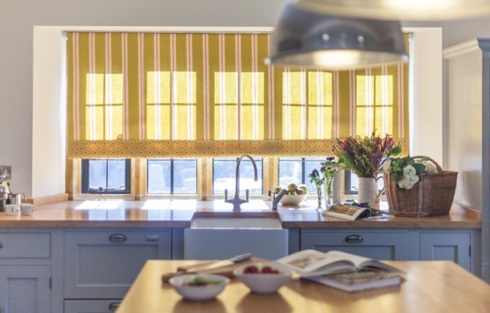 Astonishing Yellow Kitchen Blinds At The Sink