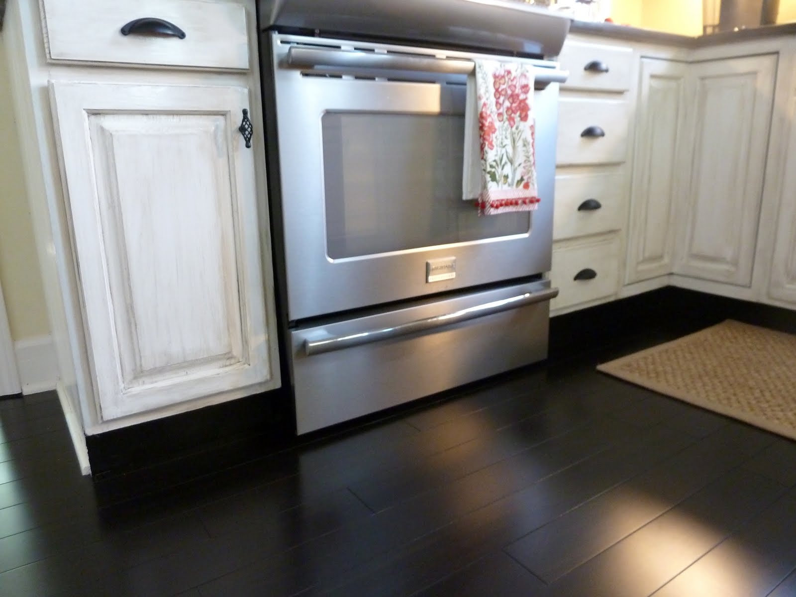 Best Painting Kitchen Cabinets Distressed White P1130260