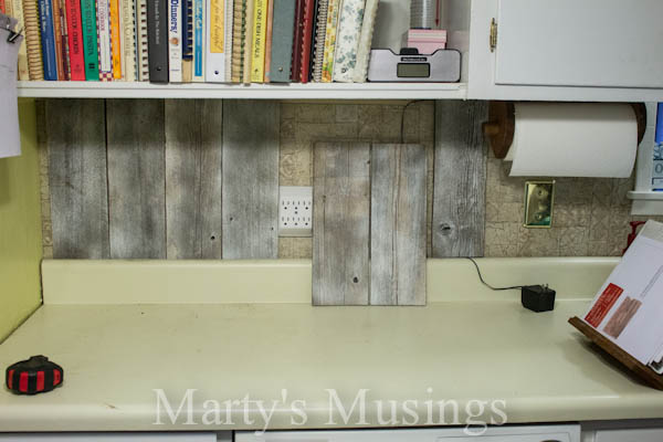 Fascinating Reclaimed Wood Kitchen Backsplash Use Primer To Adjust The Color Of For