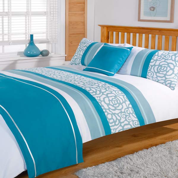 Gorgeous Teal Bed Linen And White Bedding With Pillows Wooden Frame Headboard Wool Rug For Bedroom