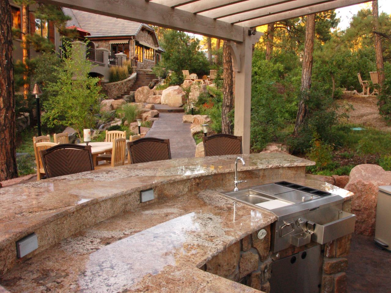 Marvelous Backyard Outdoor Kitchen 1400984055558