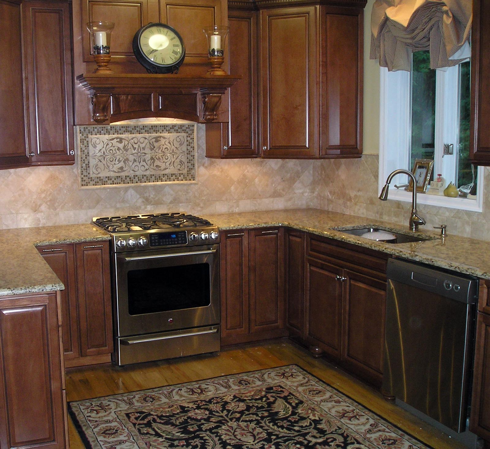 Stunning Pictures Of Granite Kitchen Countertops And Backsplashes Inspirations Also Picture Backsplash Stuning